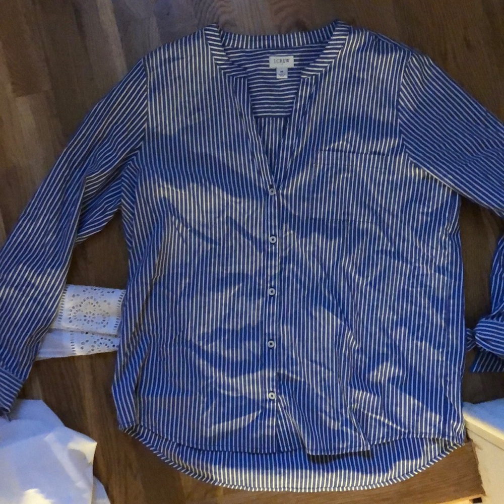 Gorgeous blue and white stripped blouse
